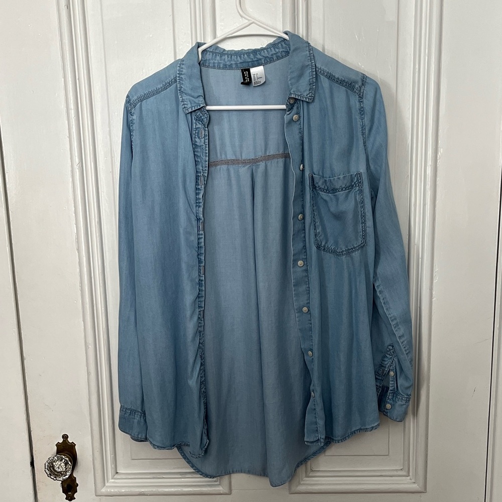 H&M Divided Casual Light Blue Button Down Shirt